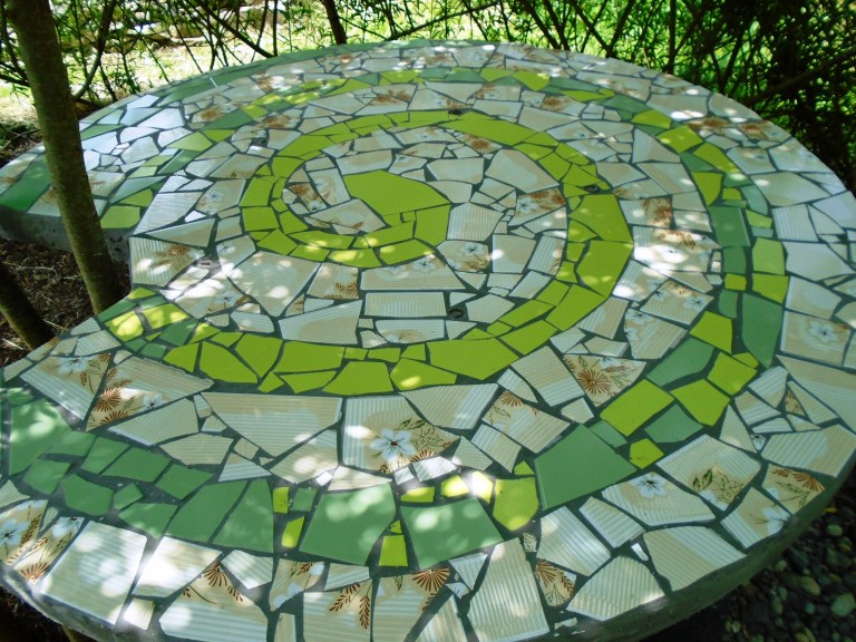 mosaic table 042